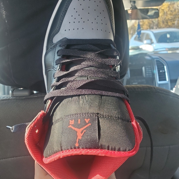 AIR JORDAN'S - Picture 3 of 5